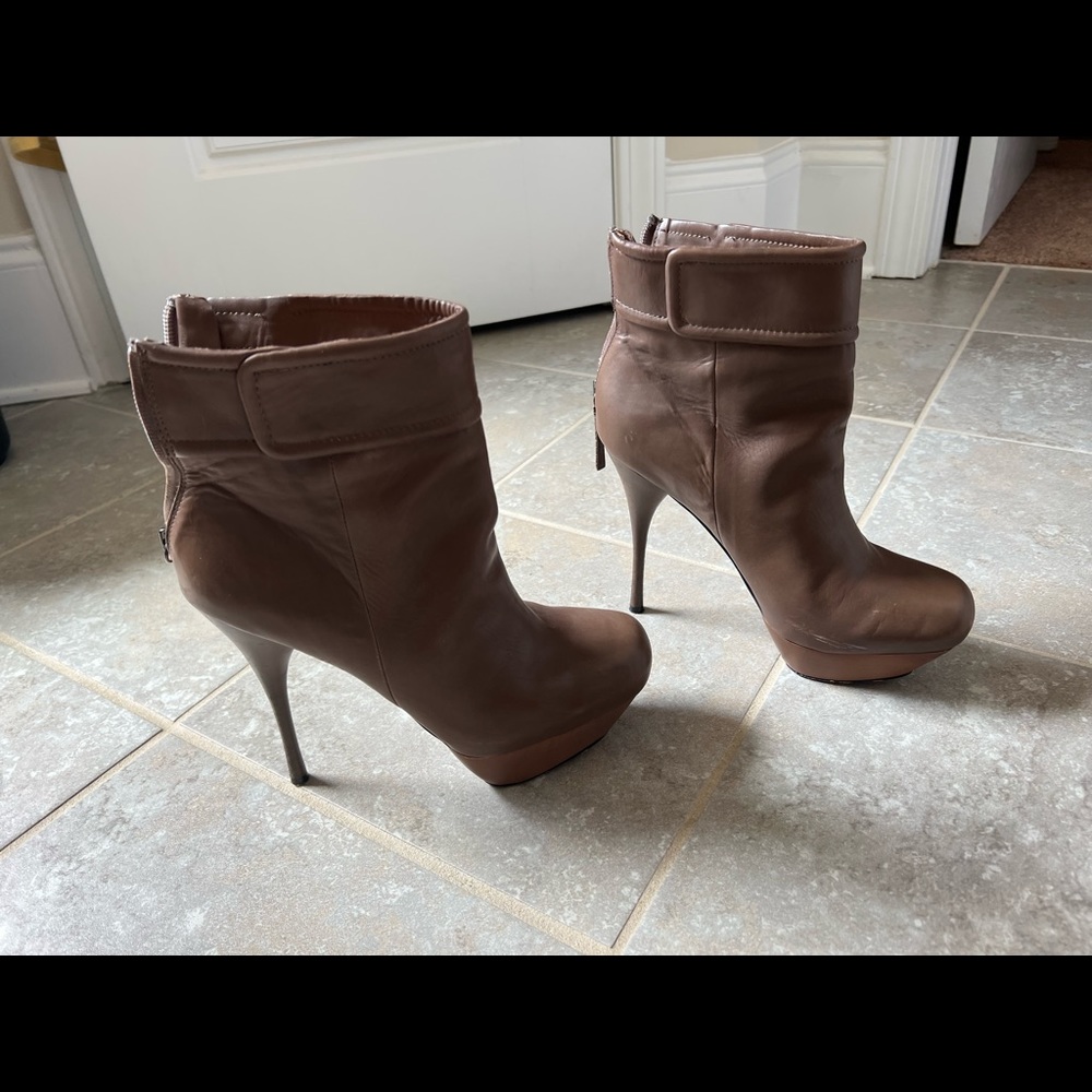 L.A.M.B Beautiful soft leather !
